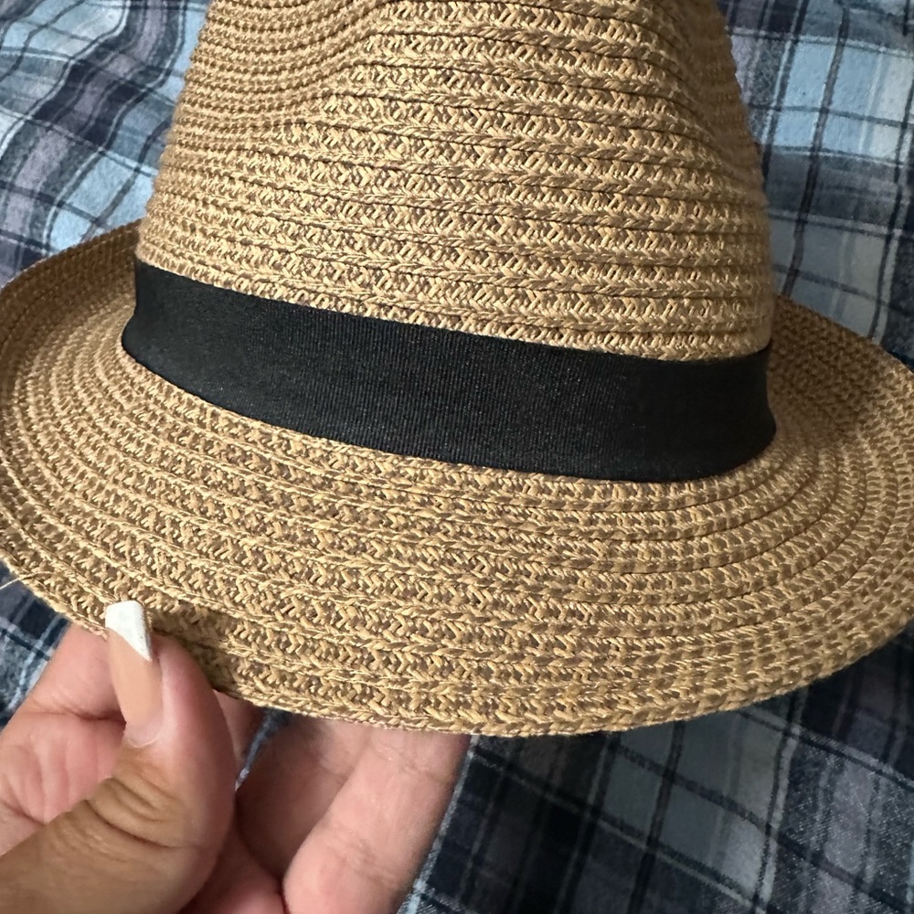 Stylish hat - Picture 3 of 5